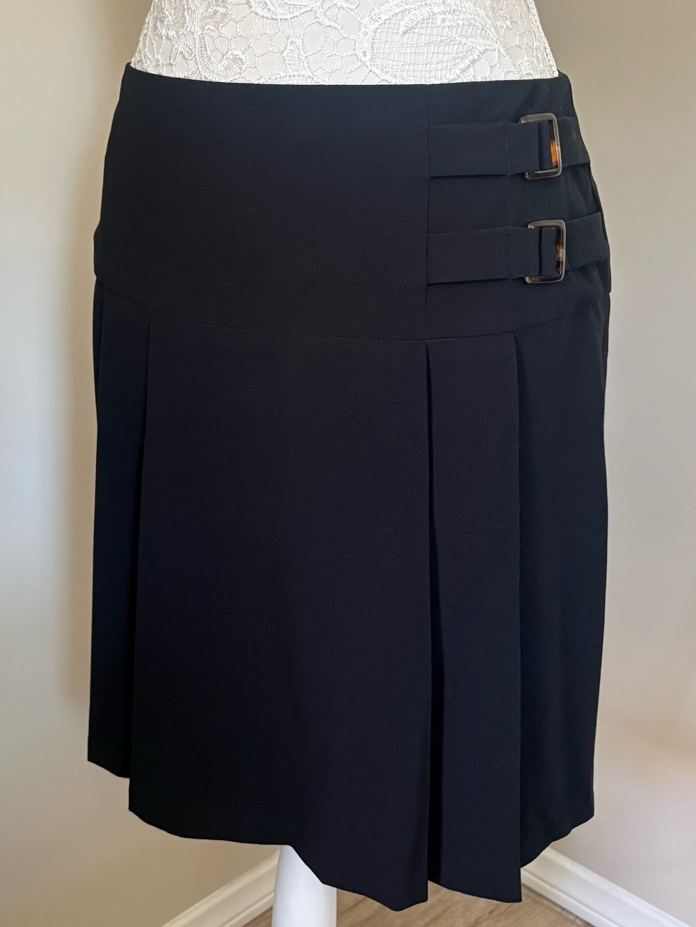 John Paul Richard Black Pleated Buckle Skirt Size 6 Stretch Career Y2K Midi